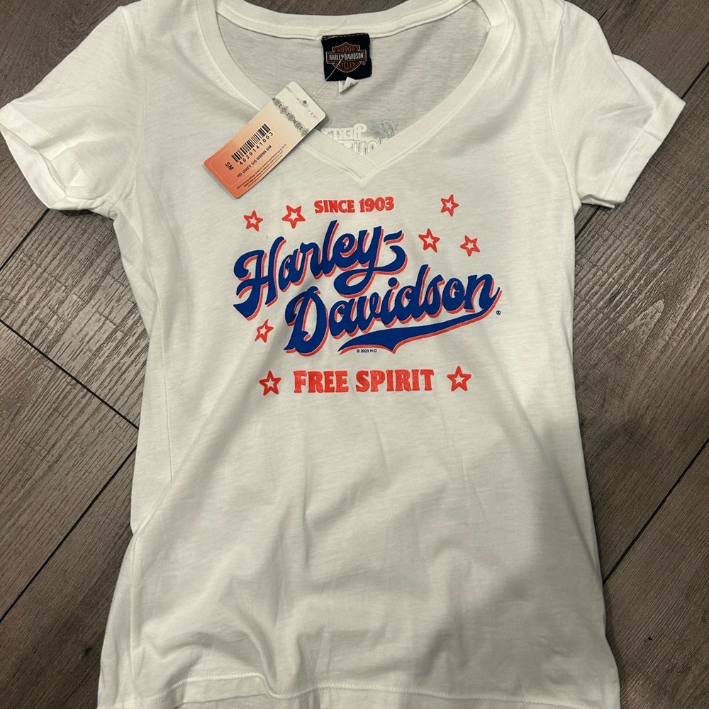 NWT women’s Harley v-neck tshirt.